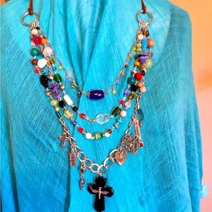 NECKLACE WITH ALL THE COLORS OF THE FLOWERS